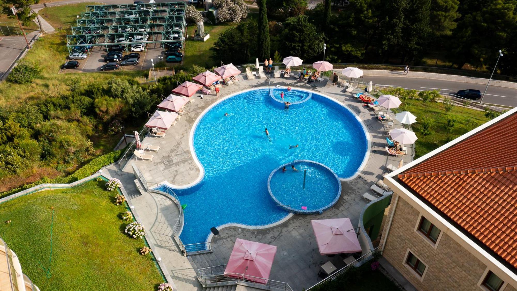 Deluxe * Budva